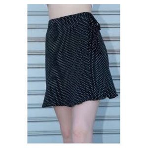 BRANDY MELVILLE Genevieve polka dot skirt